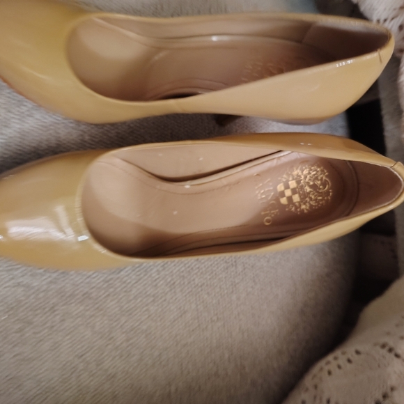 Vince Camuto pump, heels, tan, executive, professional, out on the town, stylish - Picture 9 of 13